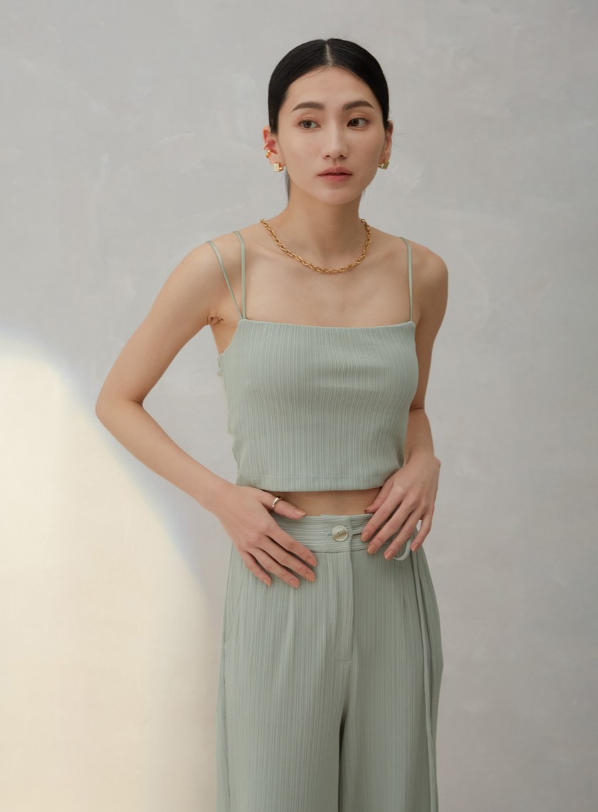 細肩帶坑條背心