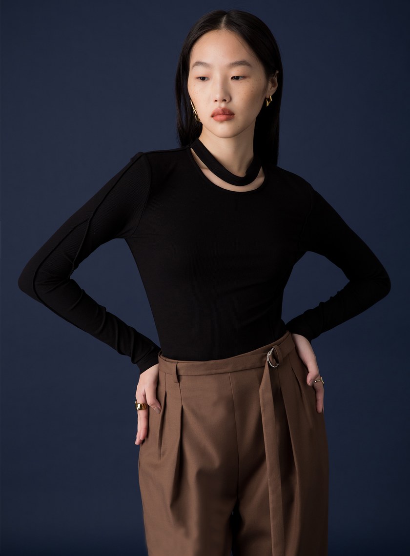 平塔克圓領坑條內搭上衣