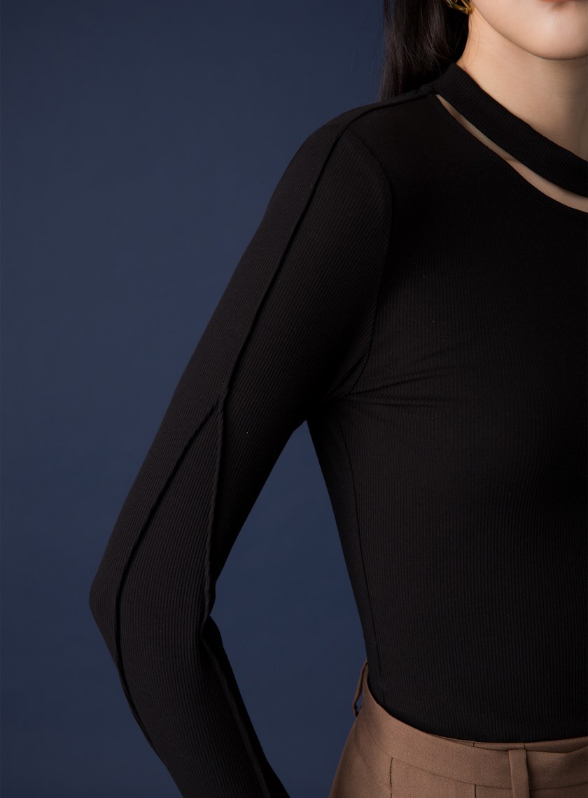 平塔克圓領坑條內搭上衣