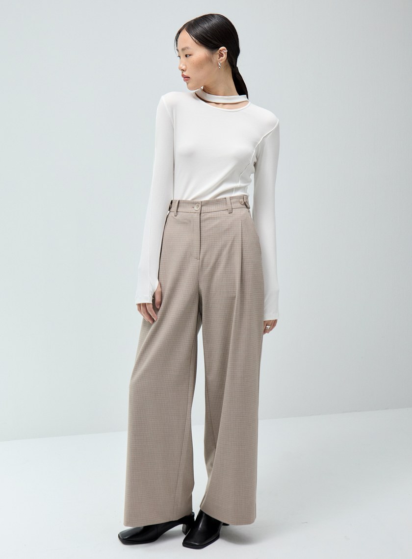 平塔克圓領坑條內搭上衣