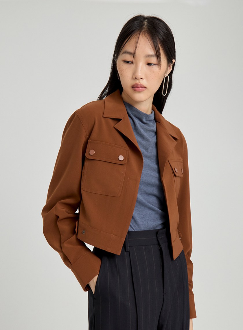 率性挺闊短版翻領夾克