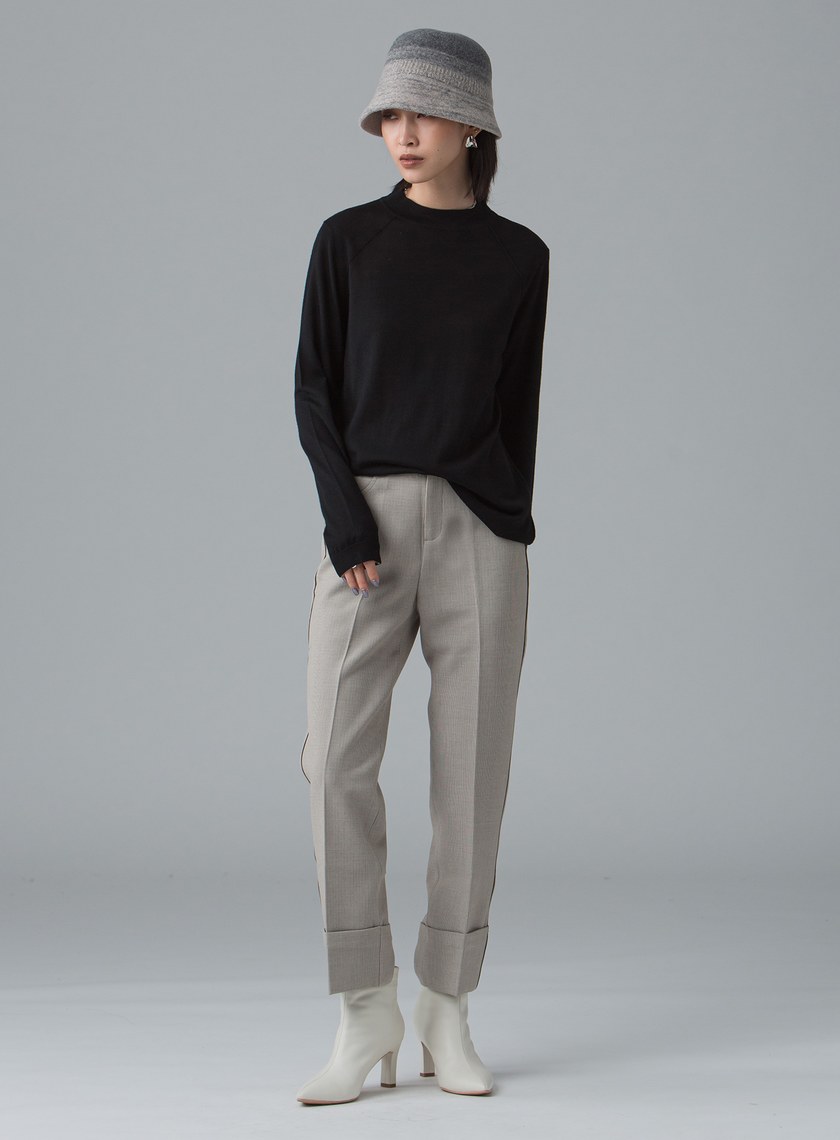 圓領羊毛內搭上衣