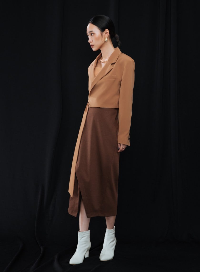 個性斜門襟短版西裝外套