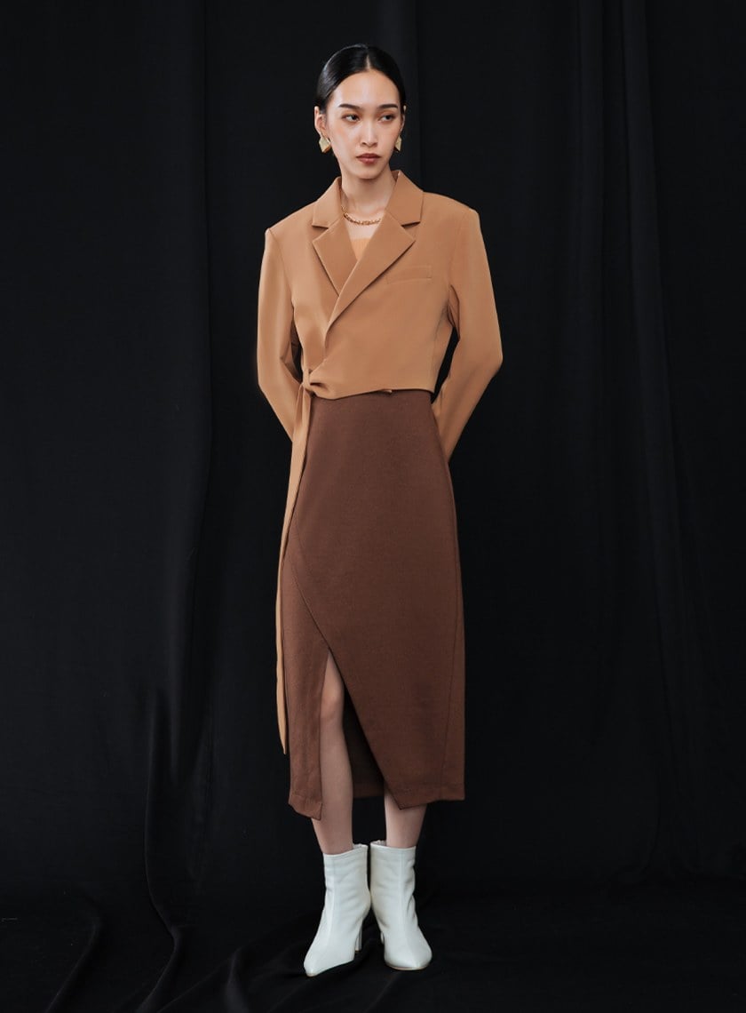 個性斜門襟短版西裝外套