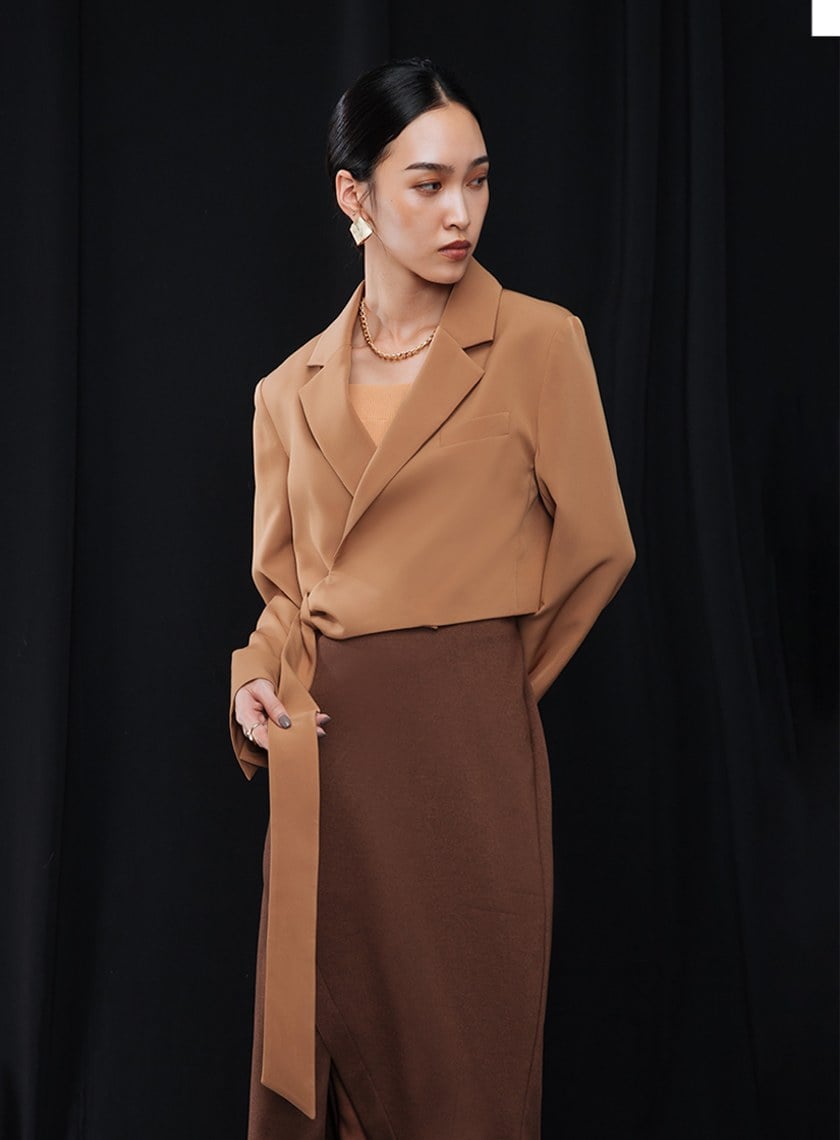 個性斜門襟短版西裝外套