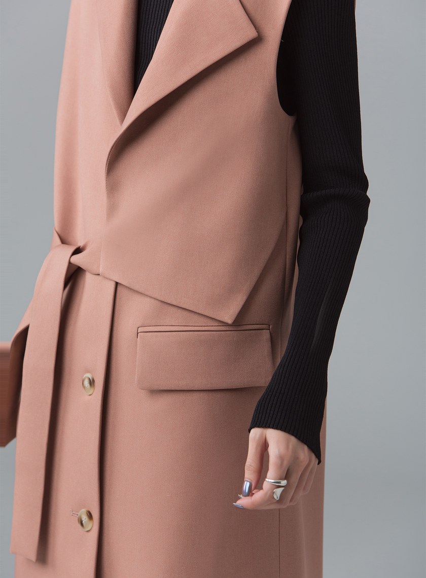 雙層領綁帶長版背心