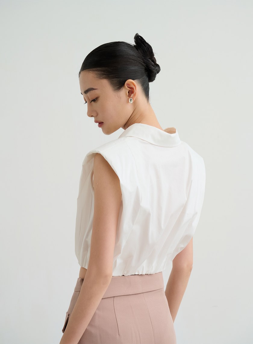 短版俐落寬肩無袖休閒襯杉