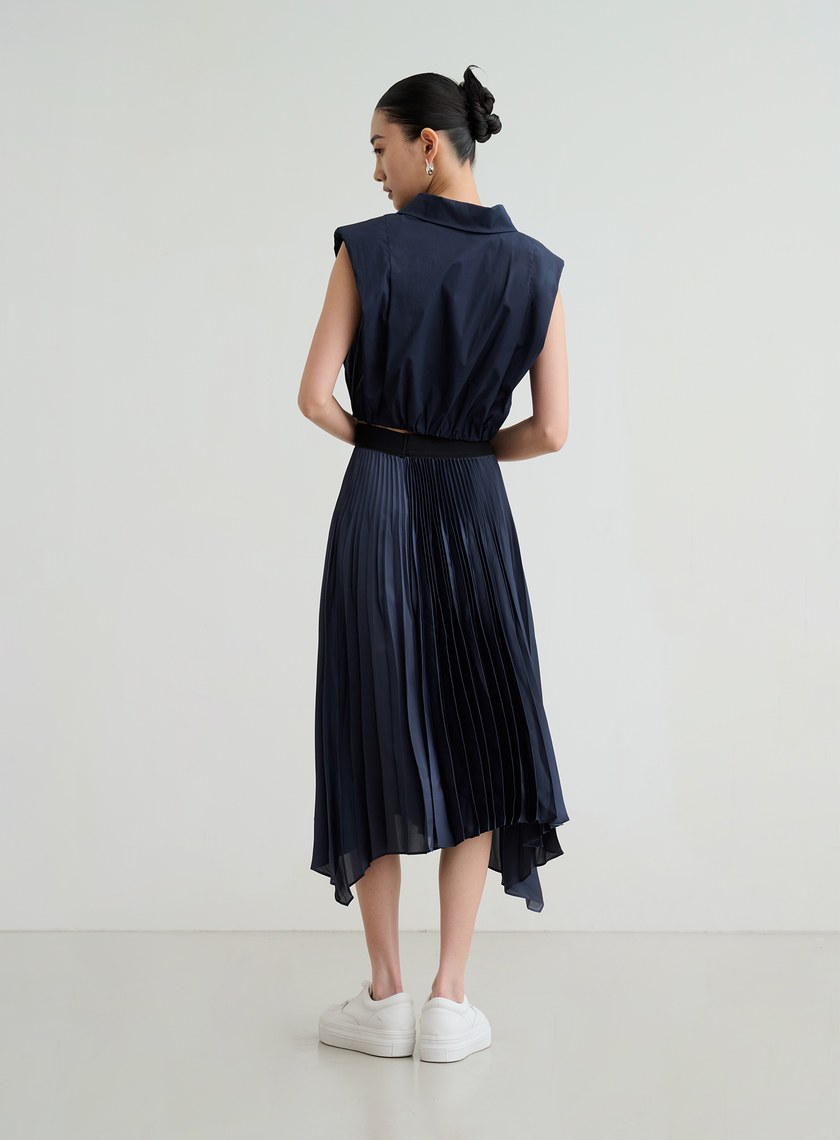 短版俐落寬肩無袖休閒襯杉