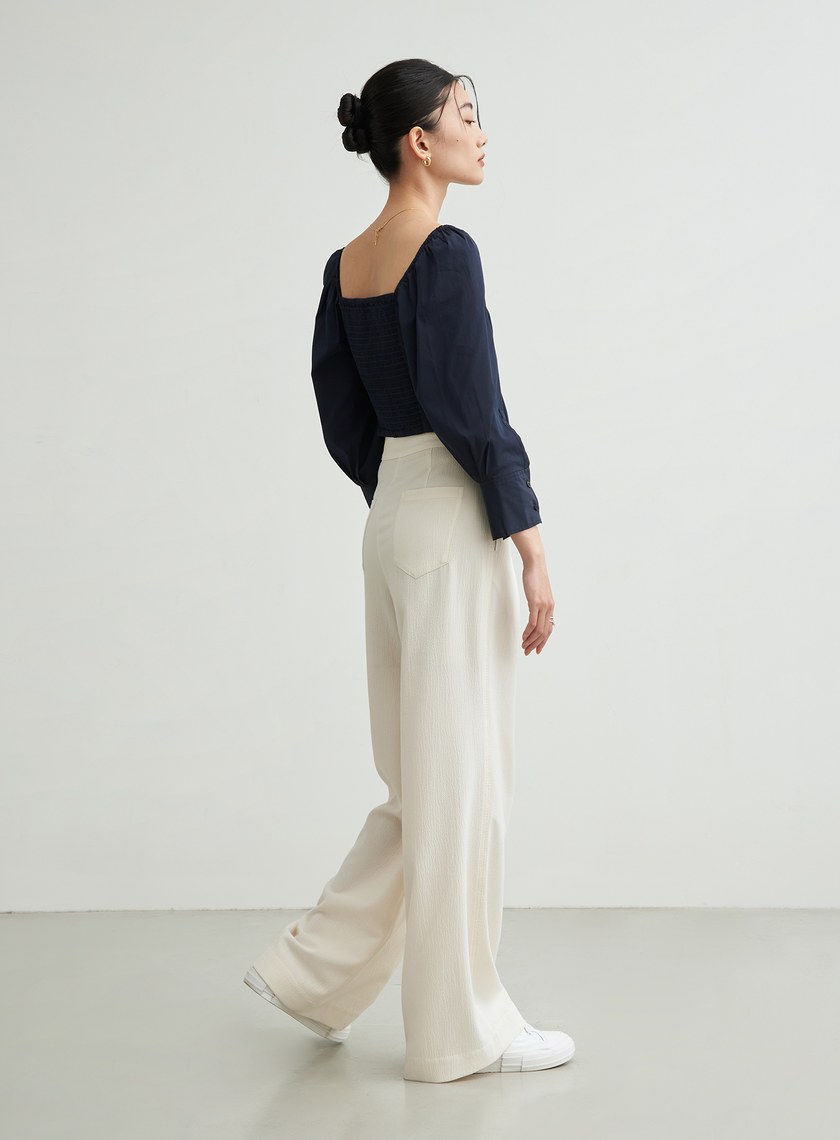 短版方領率性長袖襯衫