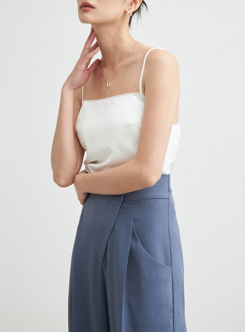 微光澤細肩帶平口背心