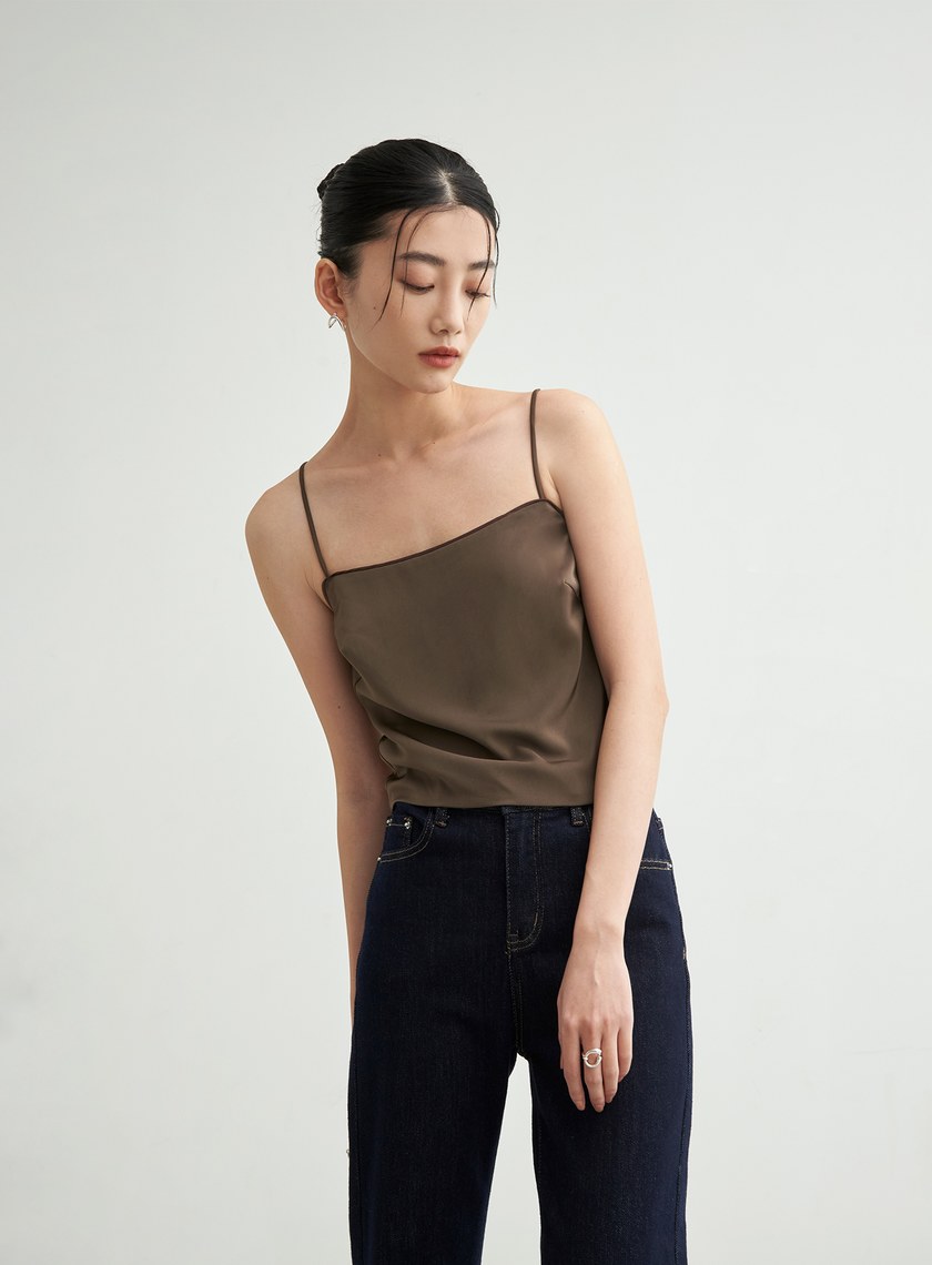 微光澤細肩帶平口背心
