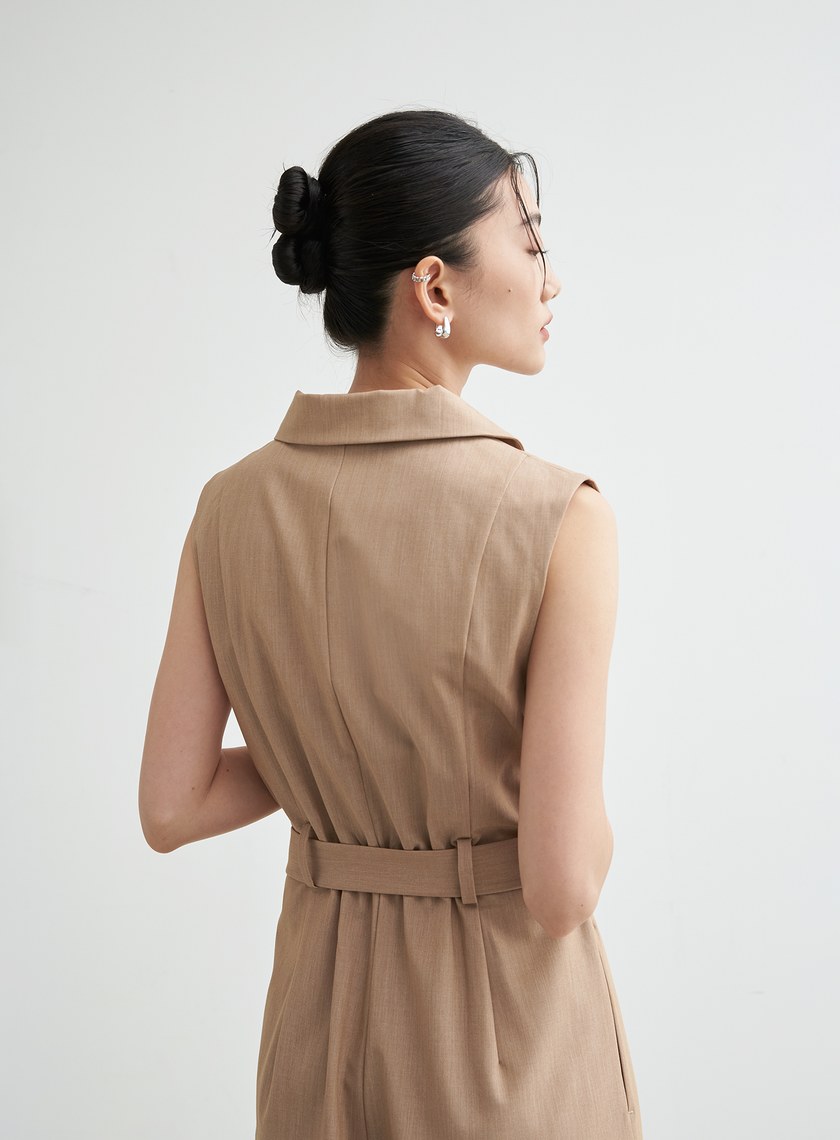 俐落西裝領無袖腰帶連身褲