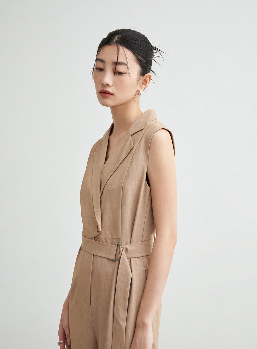 俐落西裝領無袖腰帶連身褲