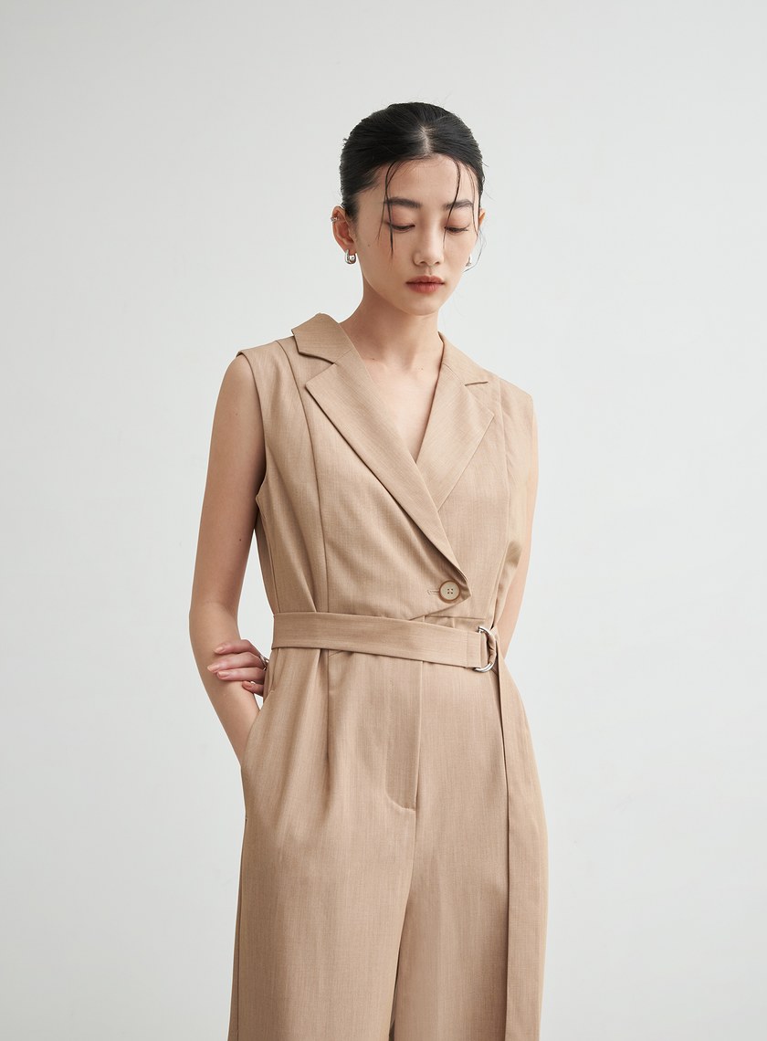 俐落西裝領無袖腰帶連身褲