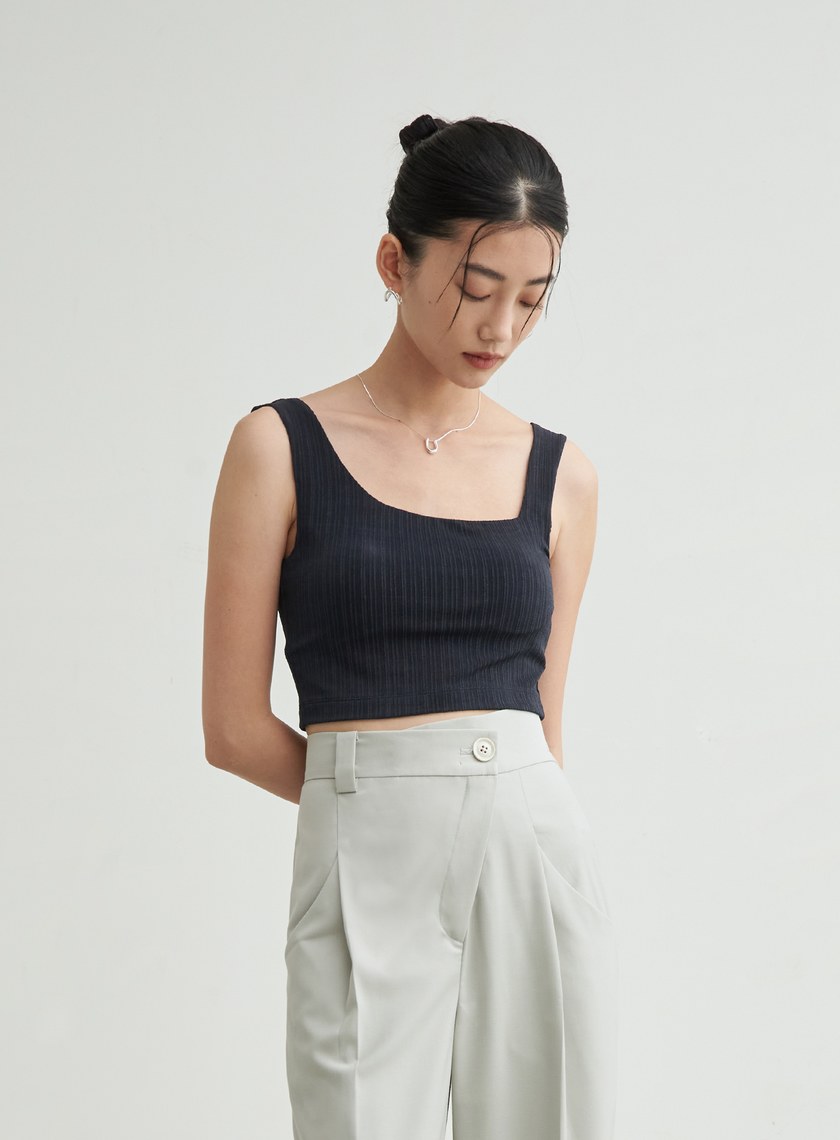 短版不對稱領坑條BRA TOP