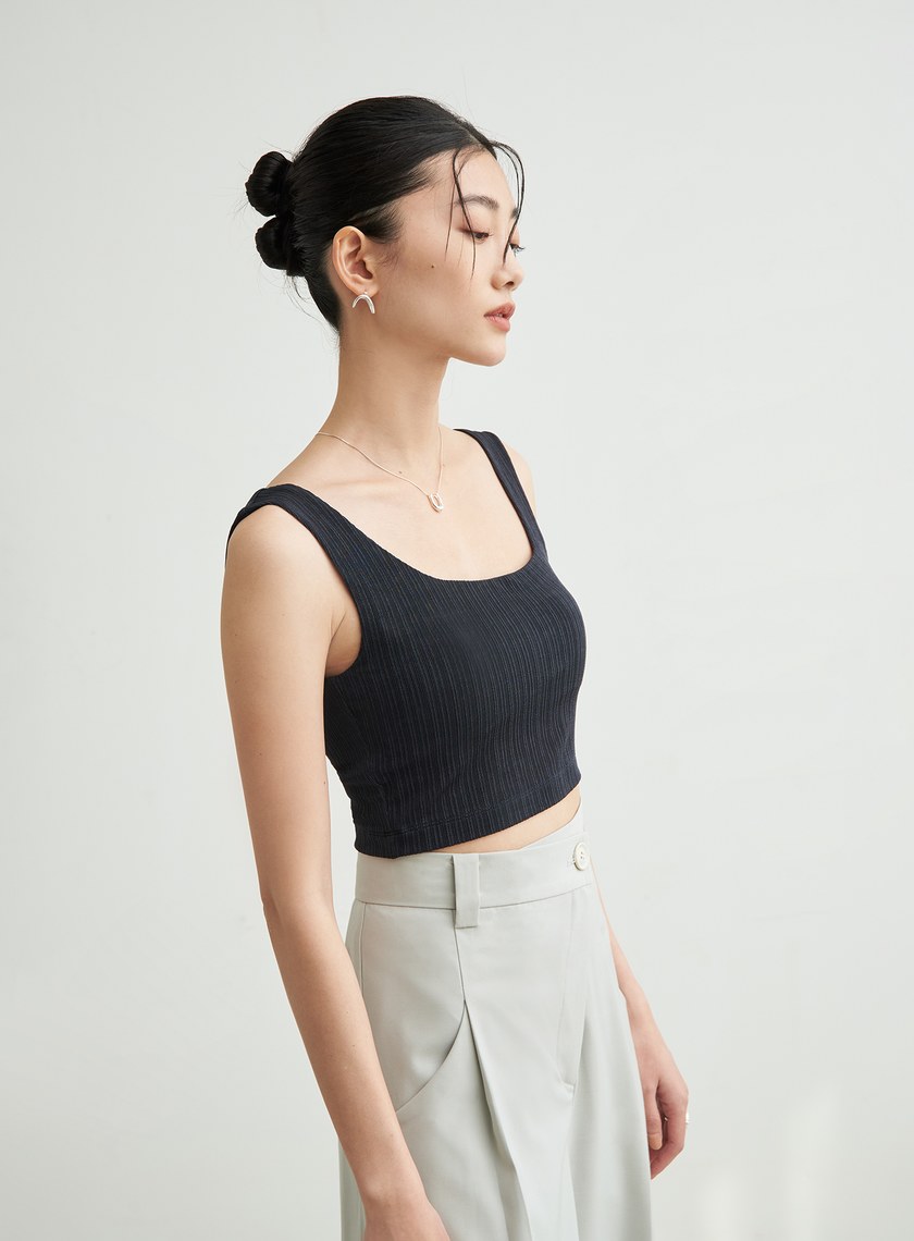 短版不對稱領坑條BRA TOP