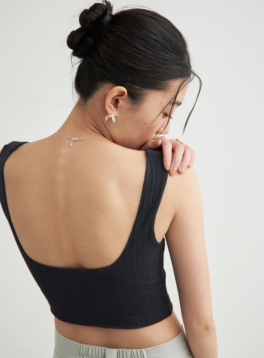 短版不對稱領坑條BRA TOP