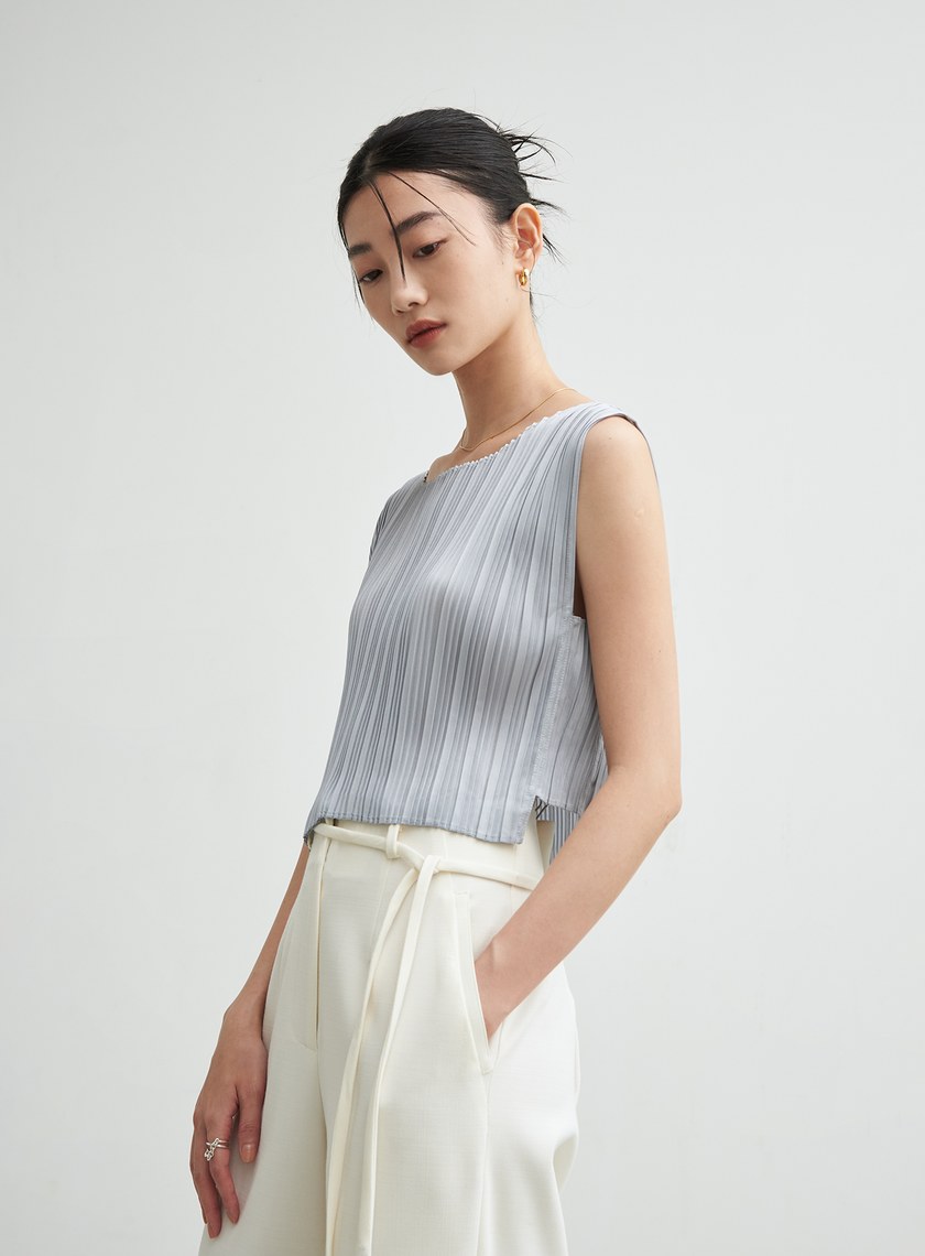 壓摺短版一字領上衣