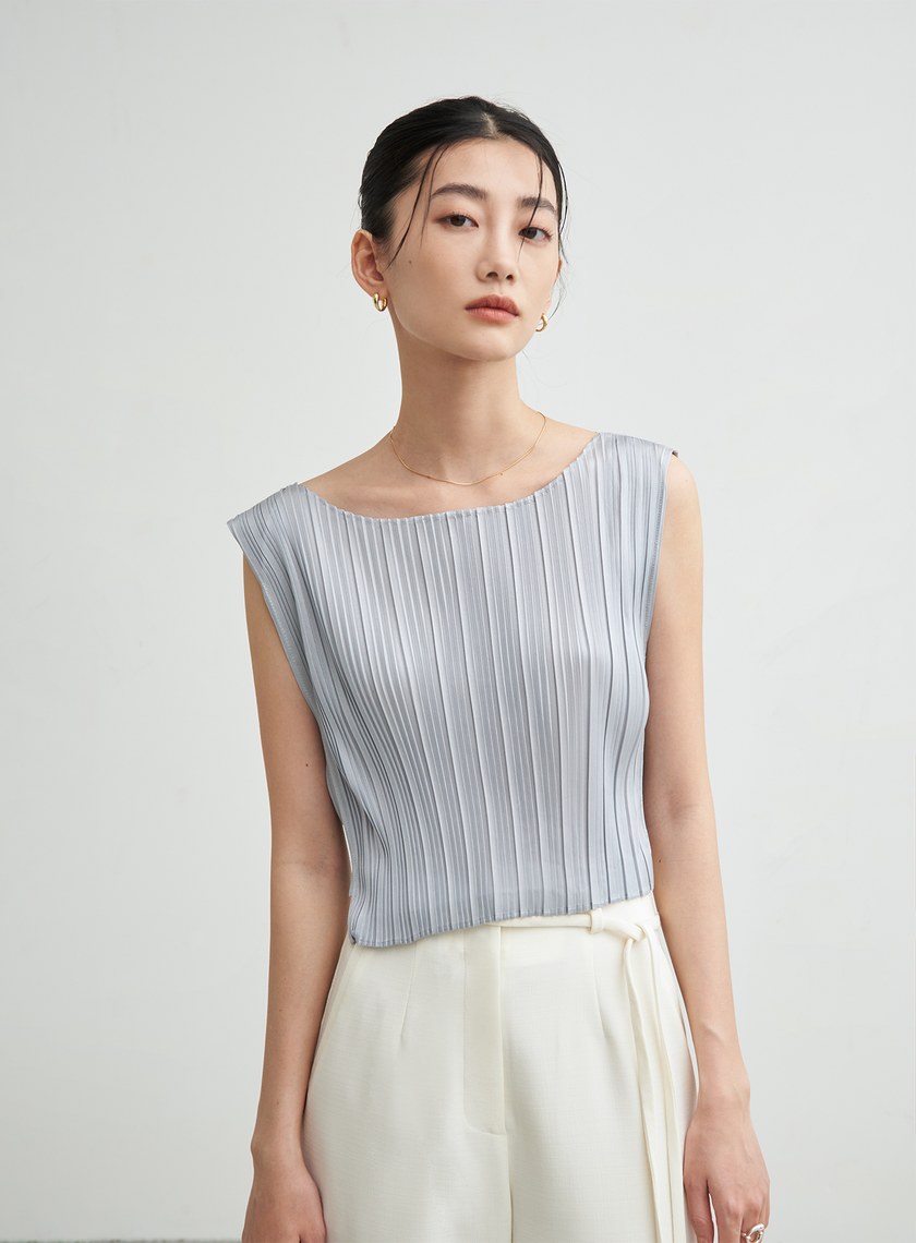 壓摺短版一字領上衣