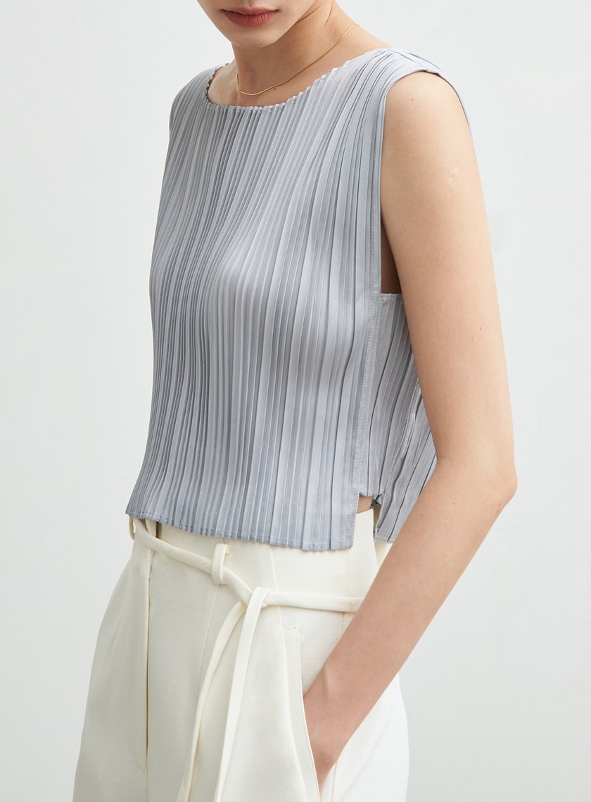 壓摺短版一字領上衣