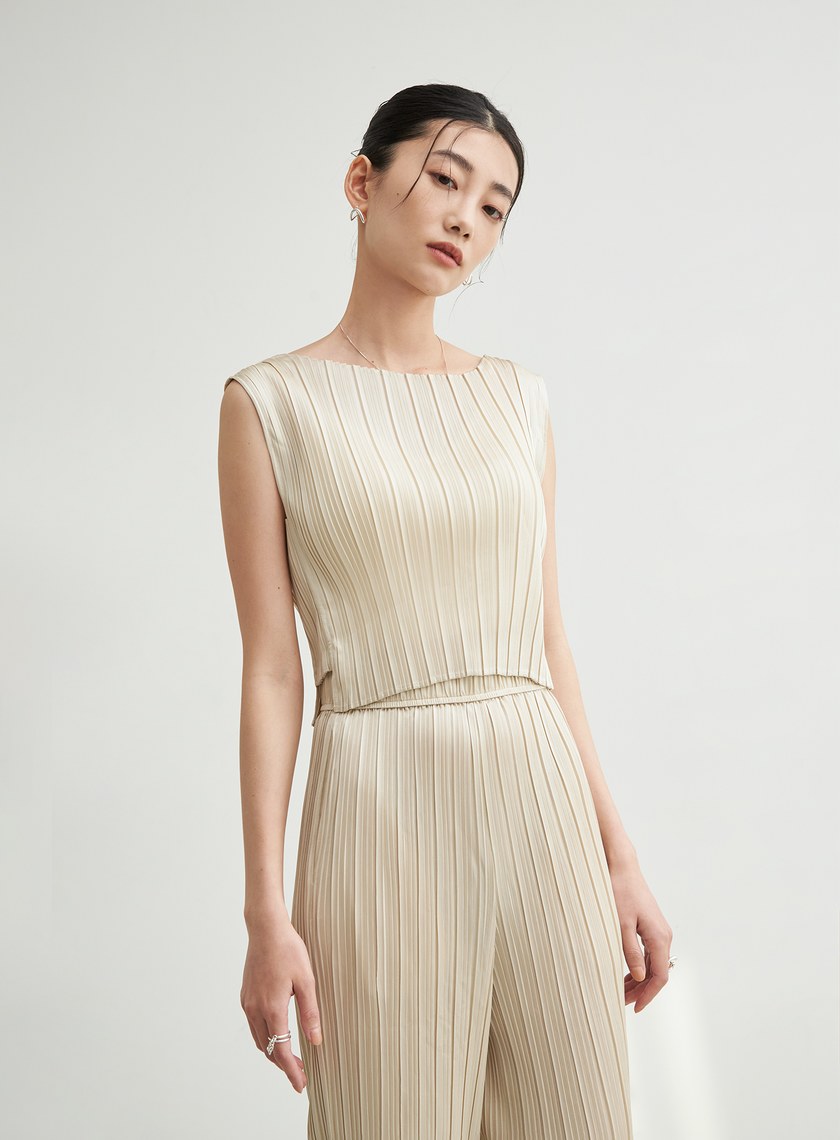 壓摺短版一字領上衣