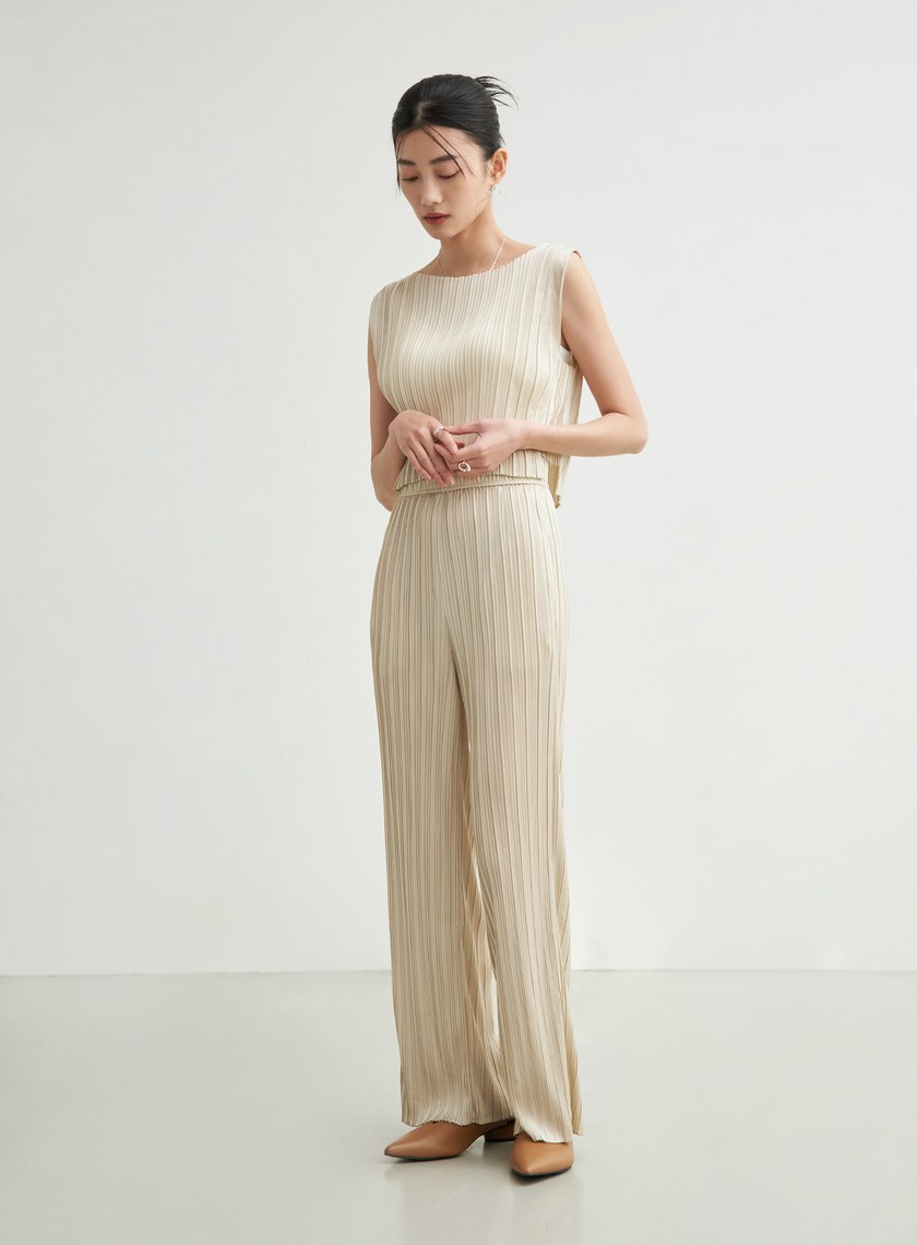 壓摺短版一字領上衣