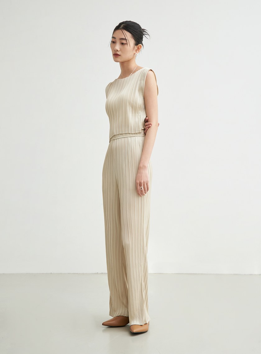 壓摺短版一字領上衣