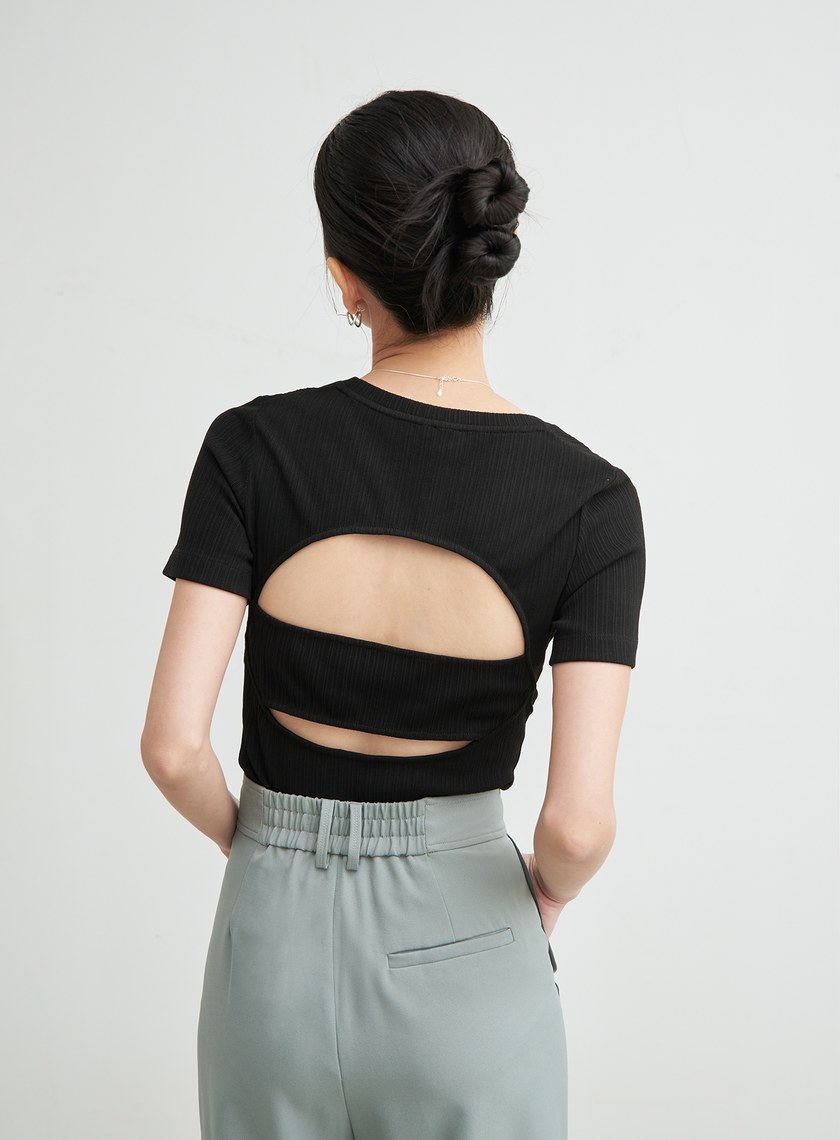 合身背後挖洞上衣