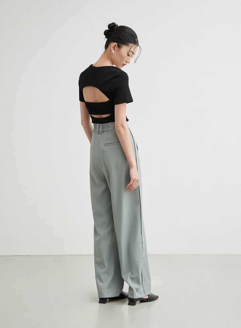 合身背後挖洞上衣