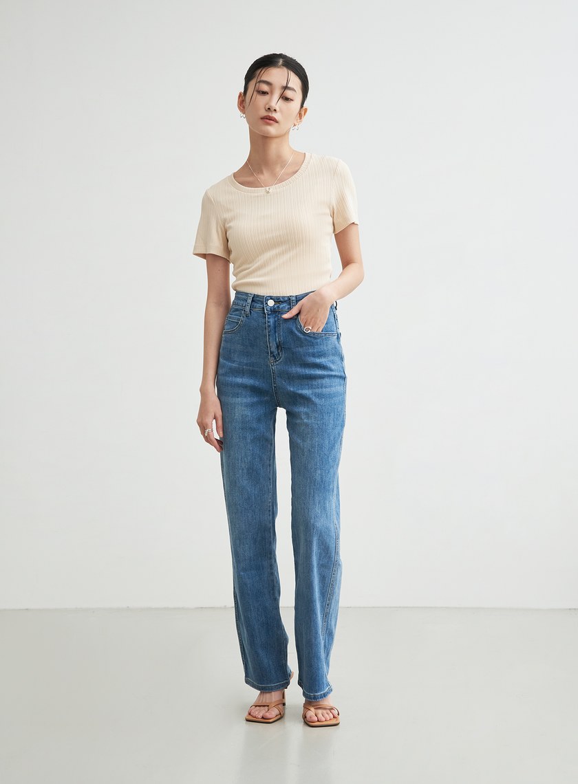 合身背後挖洞上衣