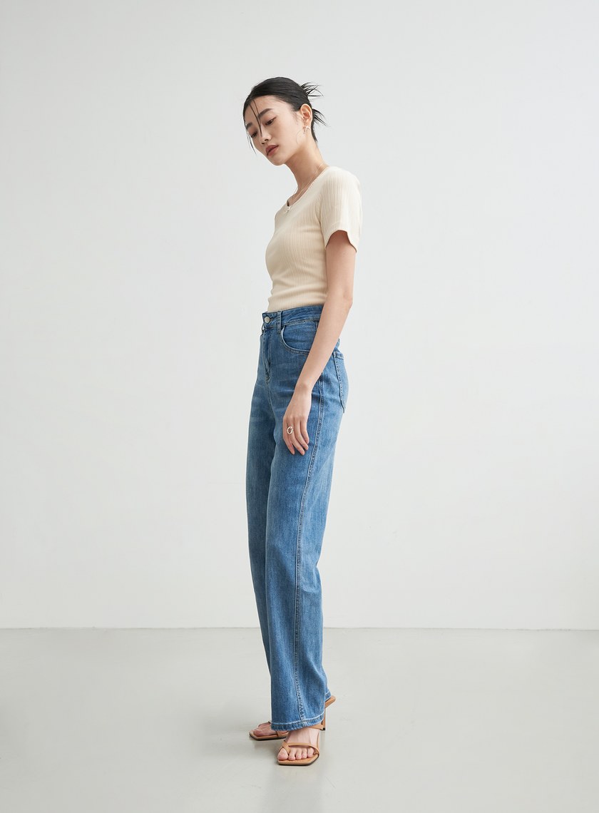 合身背後挖洞上衣