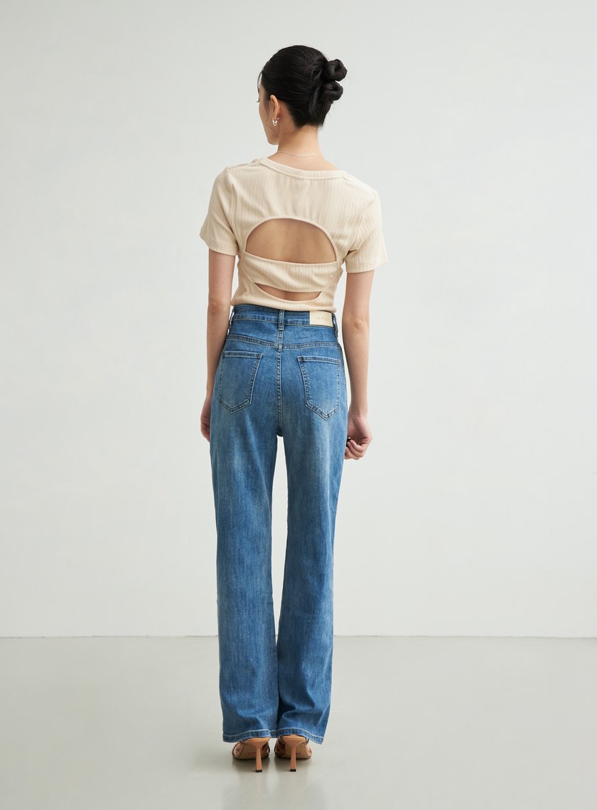 合身背後挖洞上衣