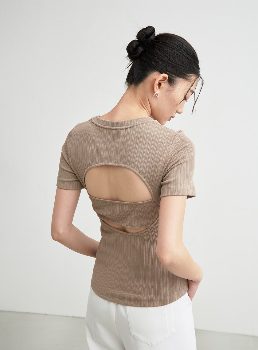 合身背後挖洞上衣