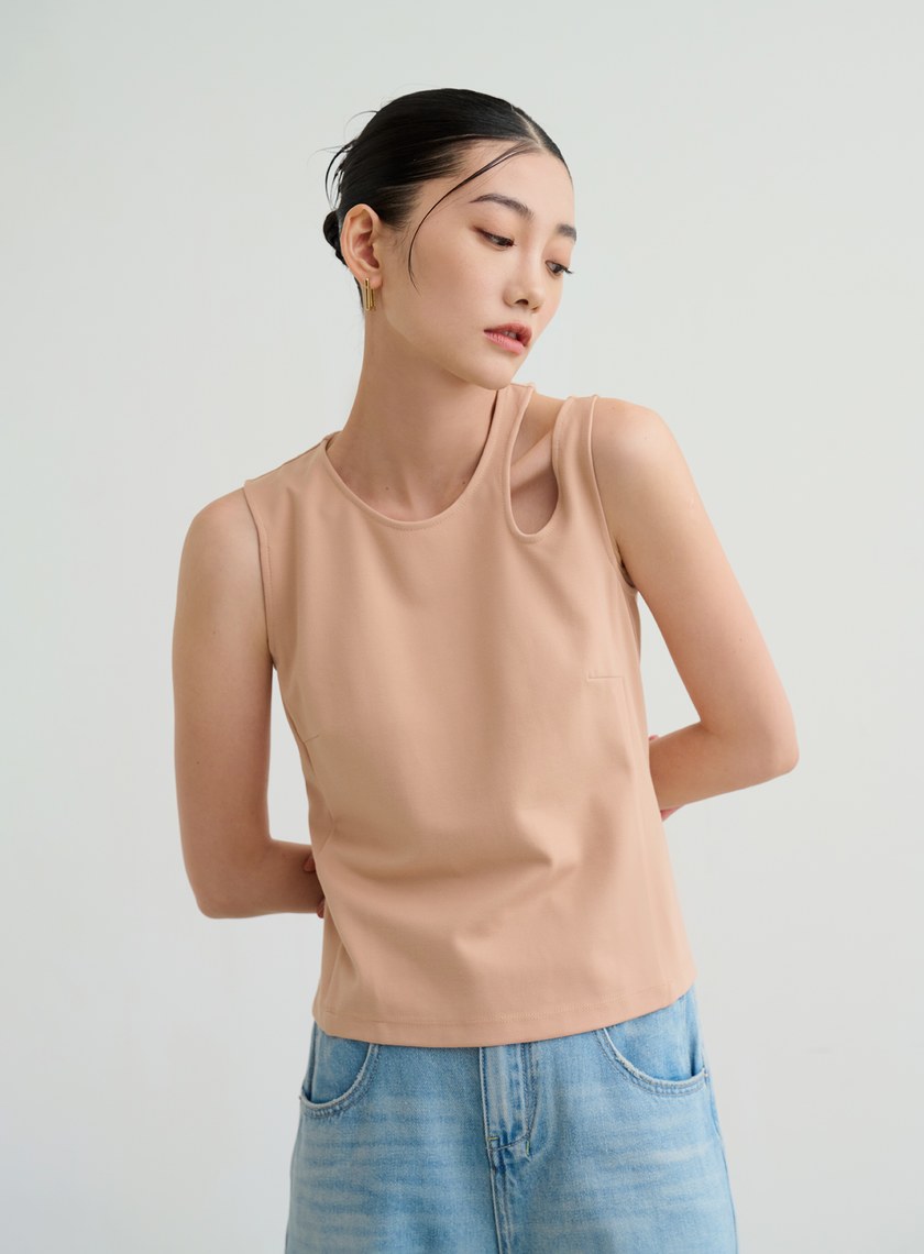 挖洞不對稱無袖背心