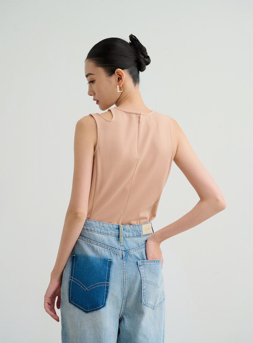 挖洞不對稱無袖背心