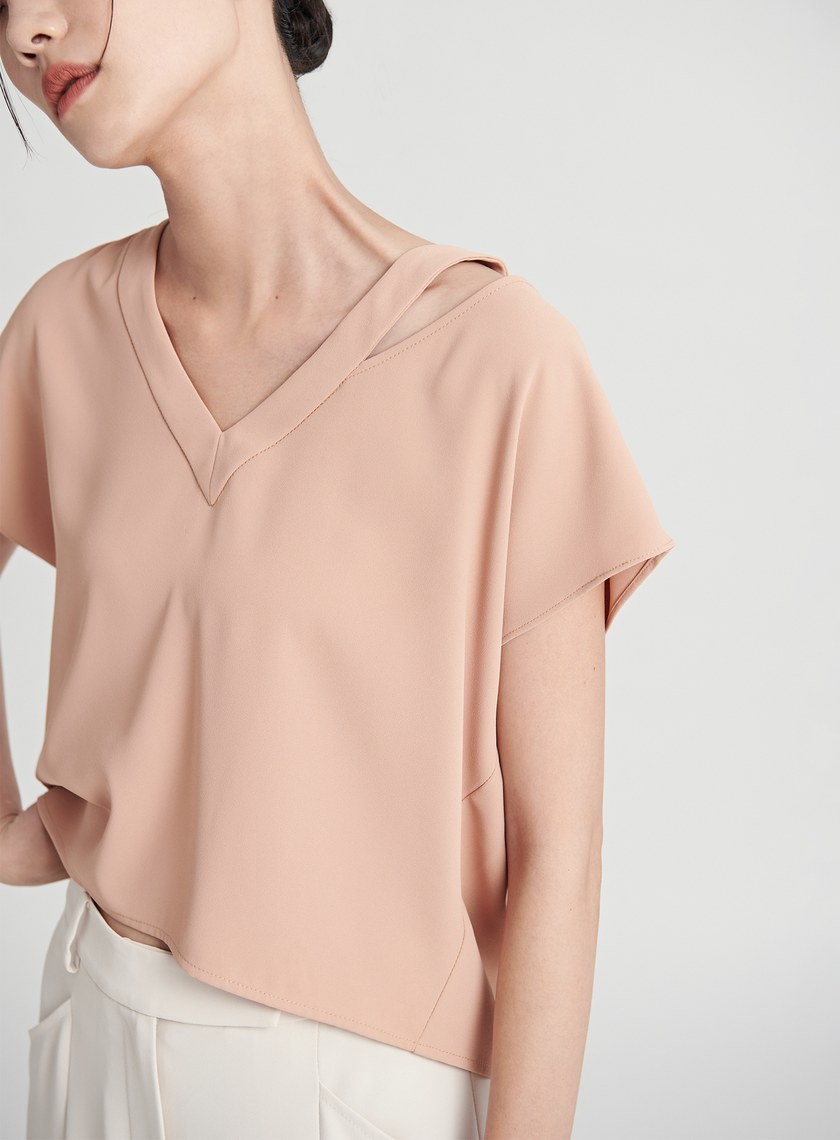 渡假輕盈V領鏤空上衣