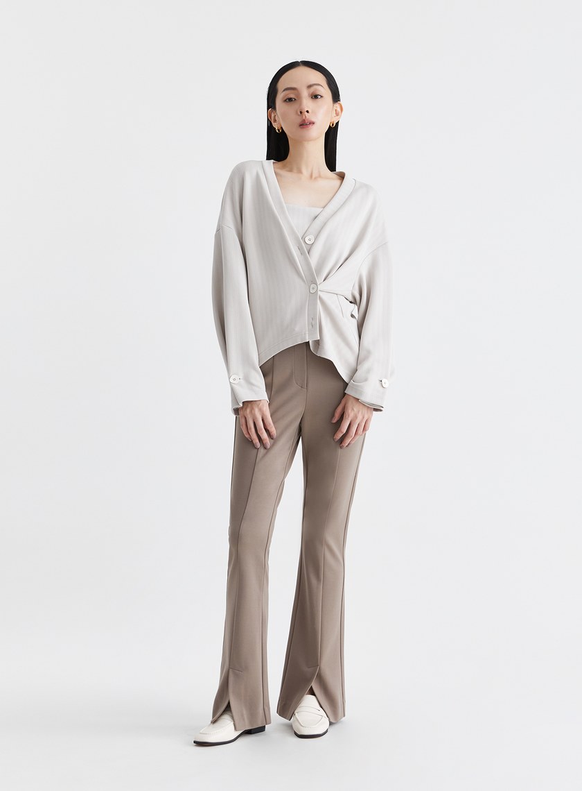 顯瘦微喇叭開衩美腿褲