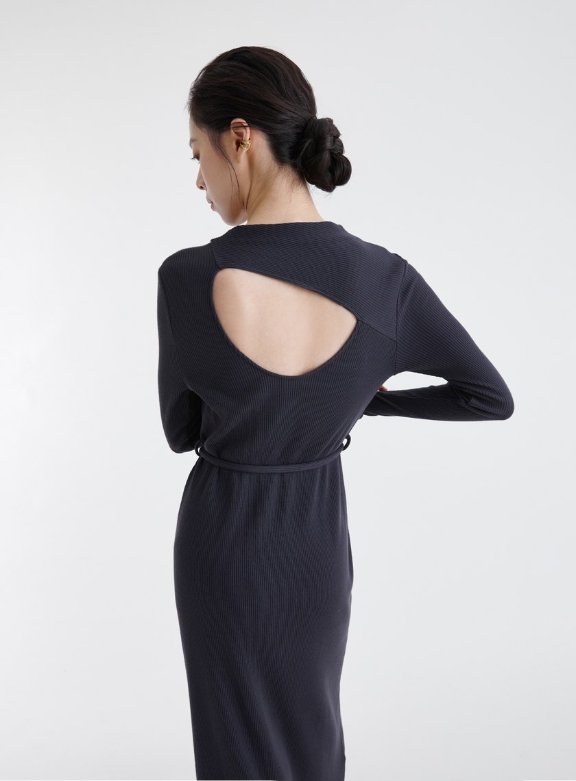 鏤空美背高領針織拉鍊洋裝