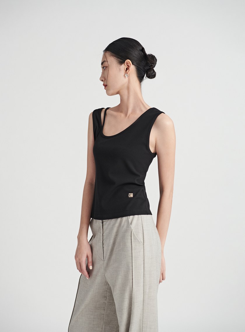 百搭不對稱肩帶坑條背心