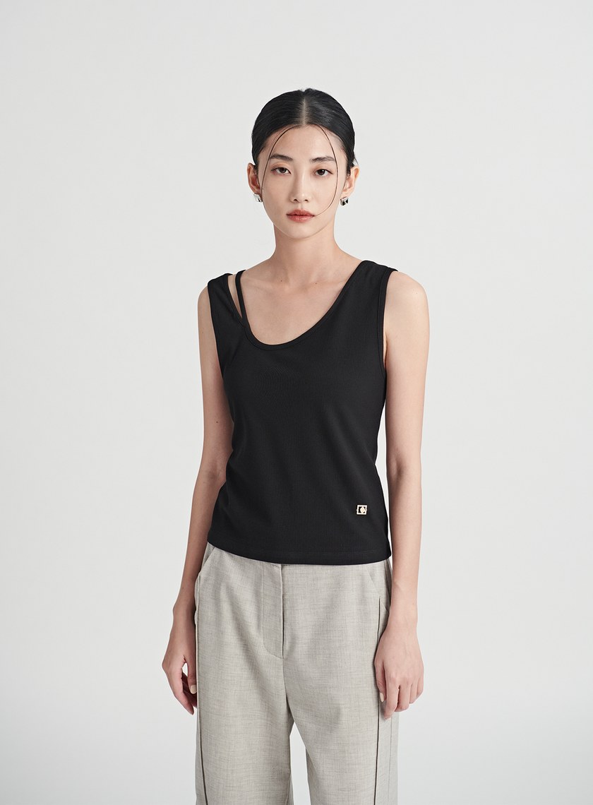 百搭不對稱肩帶坑條背心