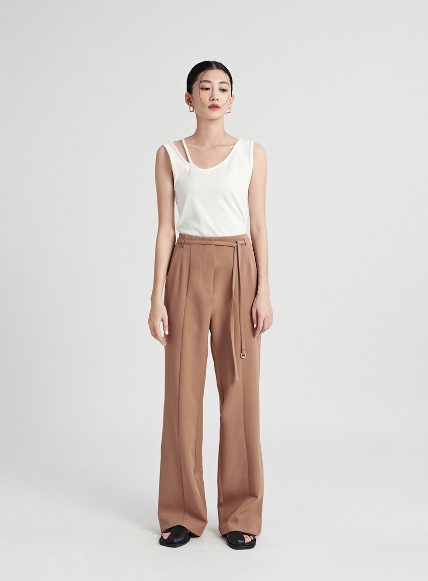 百搭不對稱肩帶坑條背心