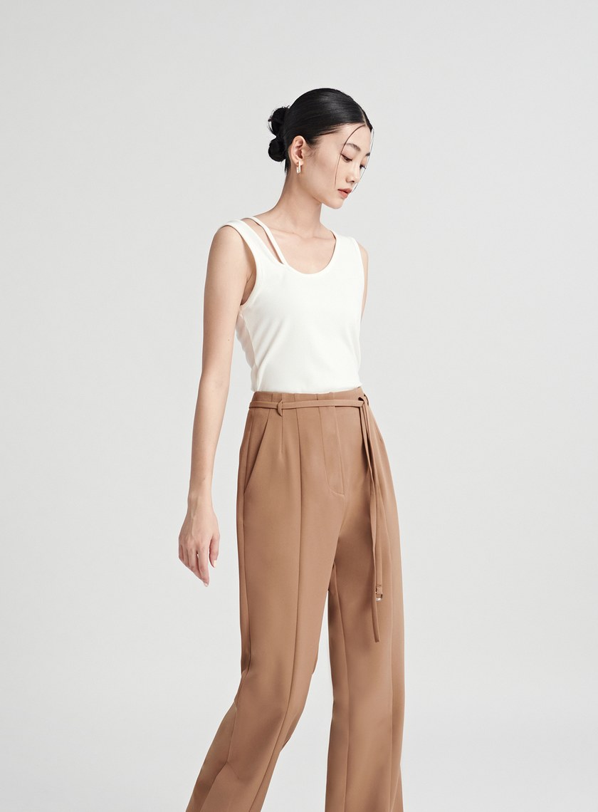 百搭不對稱肩帶坑條背心