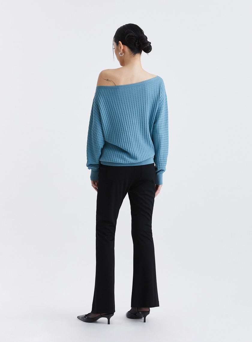 細緻紋理感一字領羊毛針織上衣