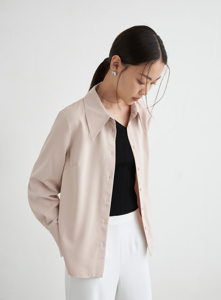 緞面感尖領長袖襯衫