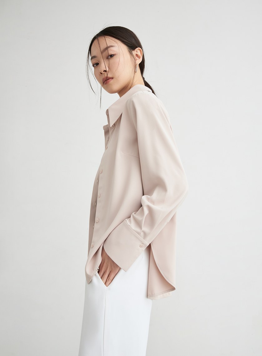 緞面感尖領長袖襯衫