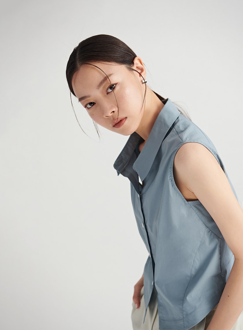 馬甲造型後活褶無袖襯衫