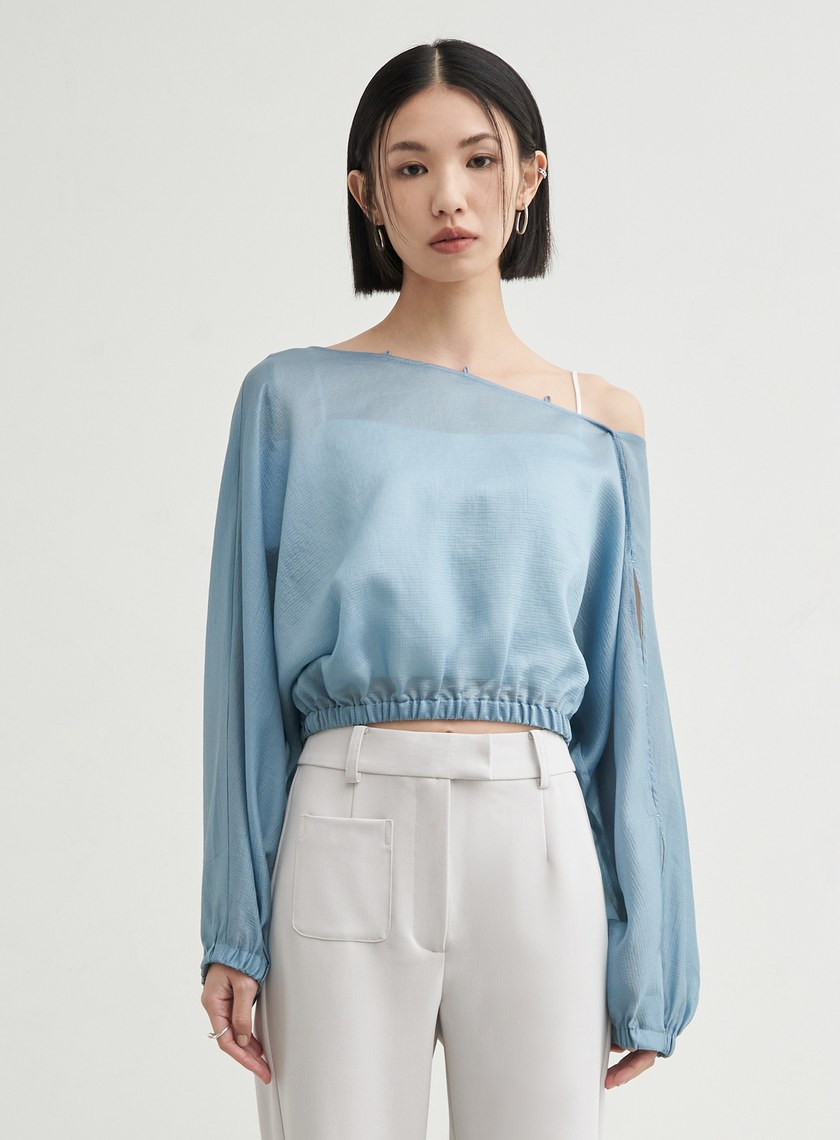 親膚簍空細節長袖上衣