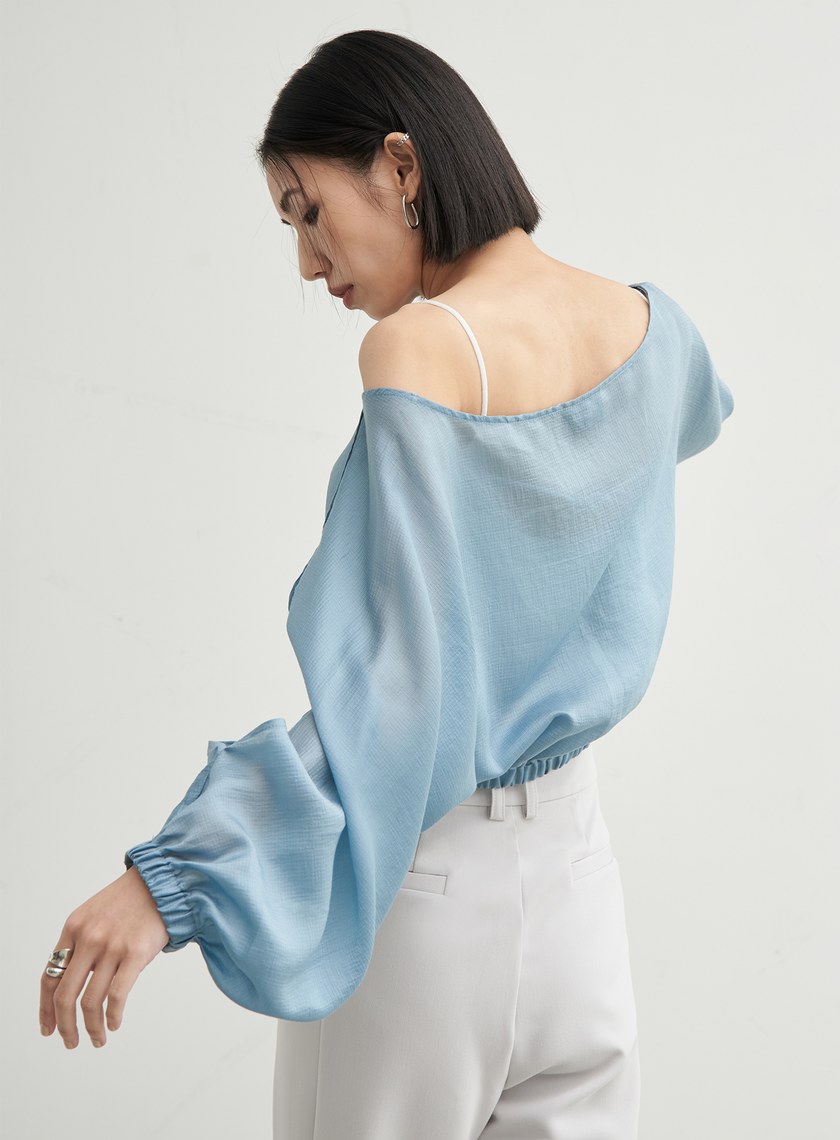 親膚簍空細節長袖上衣