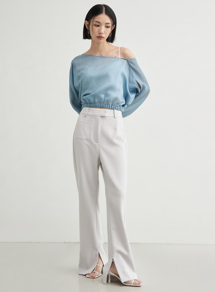 親膚簍空細節長袖上衣