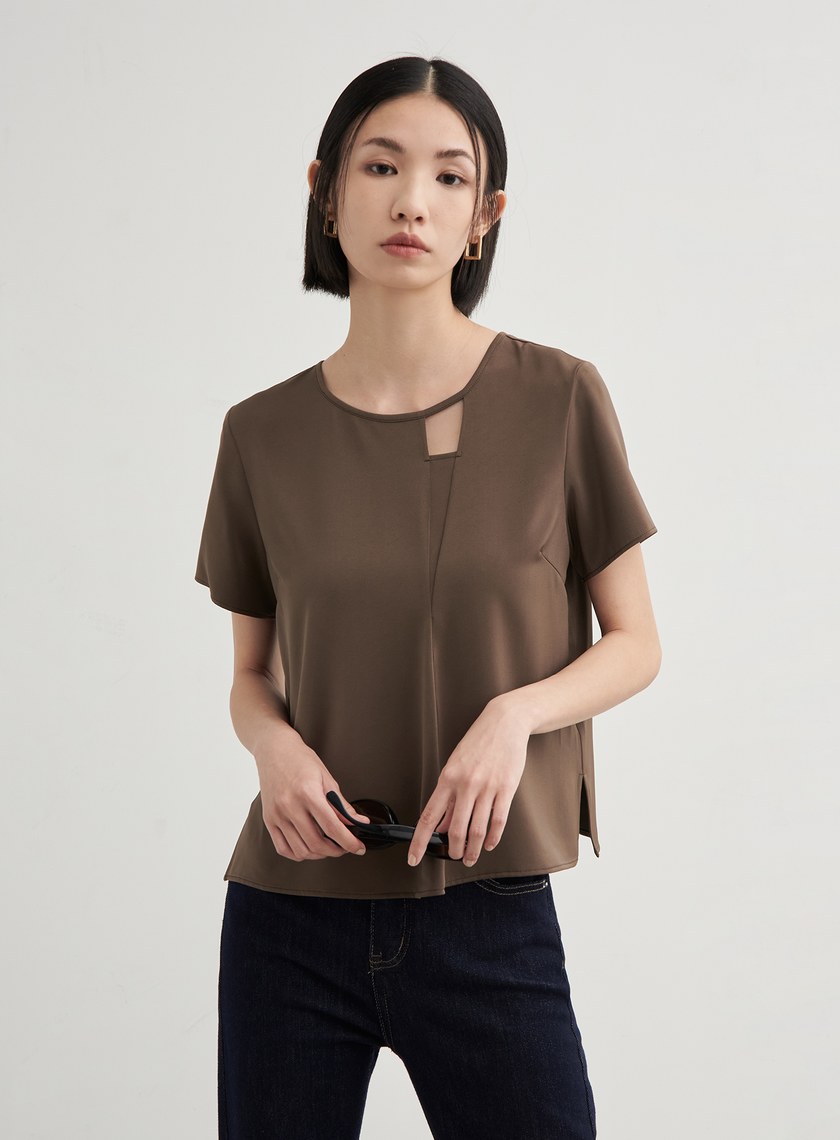 微緞面簍空細節短袖上衣